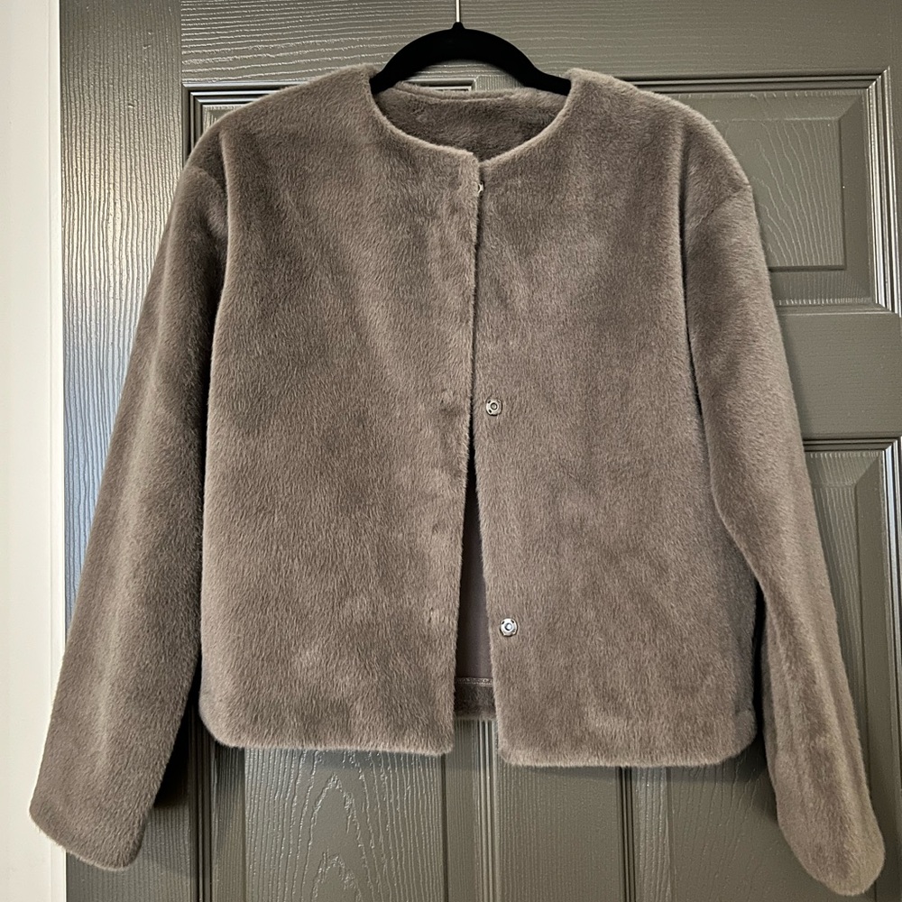 UNIQLO Soft Faux Fur Jacket in Taupe